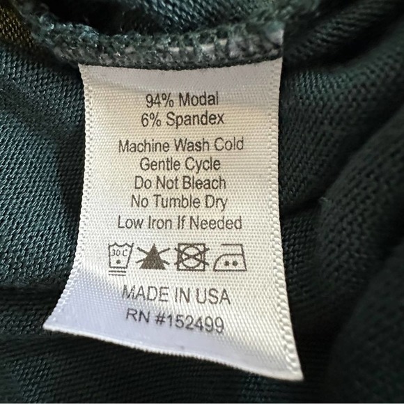 Amour Vert Women's Lily Turtleneck S Top Green Soft Modal Boxy Stretch Revolve - Picture 8 of 9